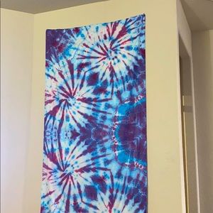 Tie dye throw